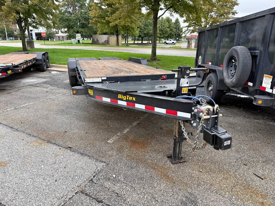 2024 BigTex 14EH Flatbed Trailer photo 1